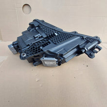 Laden Sie das Bild in den Galerie-Viewer, Frontscheinwerfer Skoda Superb III 3V1941016D LED Rechts Scheinwerfer Headlight