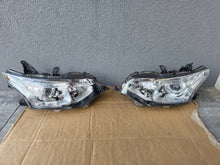 Laden Sie das Bild in den Galerie-Viewer, Frontscheinwerfer Mitsubishi Outlander III Ein Satz Scheinwerfer Headlight