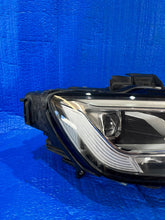 Laden Sie das Bild in den Galerie-Viewer, Frontscheinwerfer Audi A3 8V0941034 Rechts Scheinwerfer Headlight