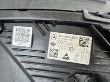 Laden Sie das Bild in den Galerie-Viewer, Frontscheinwerfer Mercedes-Benz W213 A2139067609 Rechts Scheinwerfer Headlight SCH2663771904yq