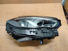 Laden Sie das Bild in den Galerie-Viewer, Frontscheinwerfer Mercedes-Benz W247 A2479064204 Rechts Scheinwerfer Headlight SCH3547935183js