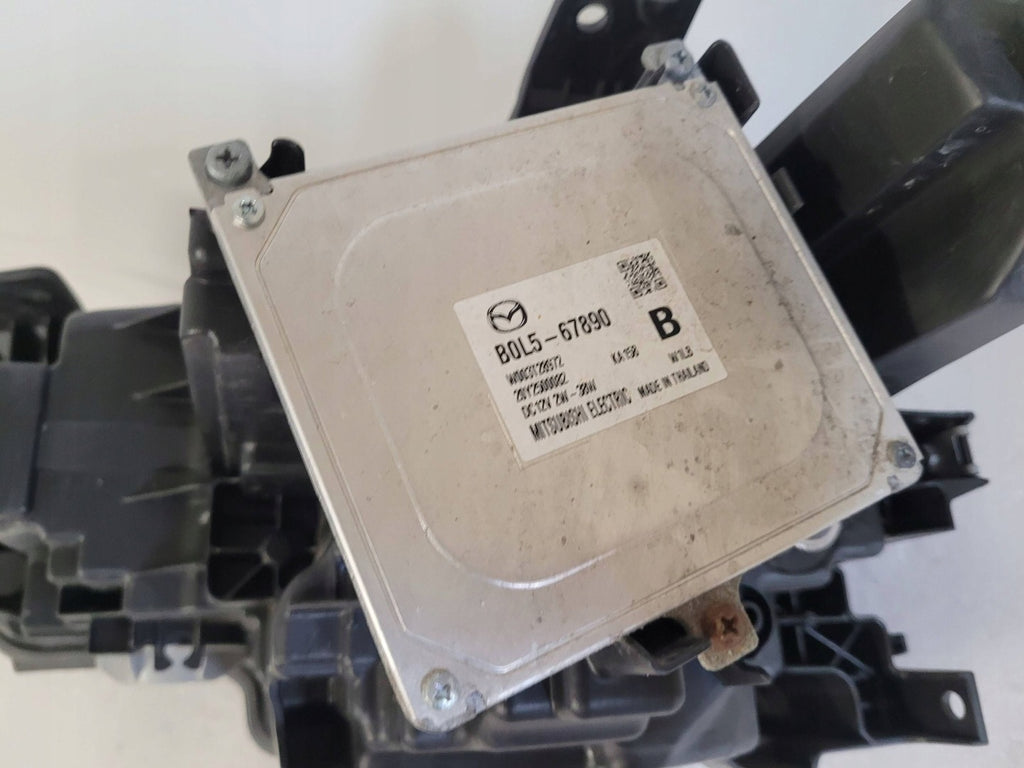 Frontscheinwerfer Mazda 3 Bp BCJH51030 Rechts Scheinwerfer Headlight SCH2797679871vo