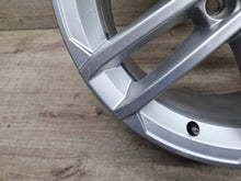 Laden Sie das Bild in den Galerie-Viewer, 1x Alufelge 17 Zoll 7.5" 5x112 49ET Glanz Silber 5G0601025AP VW Golf Vii FEL4824025208iq