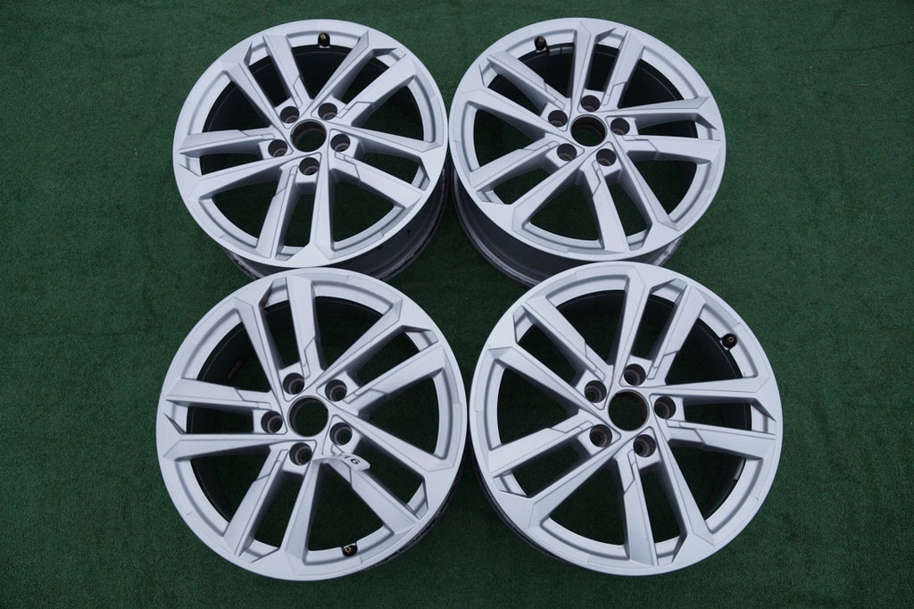 4x Alufelge 17 Zoll 6.5" 5x112 43ET Glanz Silber 8Y0601025L Audi A3 Rim Wheel FEL7824131539oo