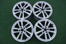 Laden Sie das Bild in den Galerie-Viewer, 4x Alufelge 17 Zoll 6.5" 5x112 43ET Glanz Silber 8Y0601025L Audi A3 Rim Wheel FEL7824131539oo