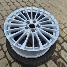 Load image into Gallery viewer, 1x Alufelge 18 Zoll 8.0&quot; 5x112 39ET Glanz Silber 4K0601025 Audi Rim Wheel