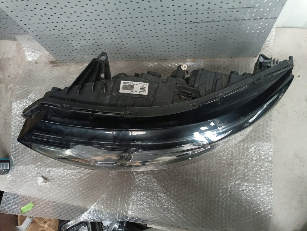 Frontscheinwerfer Renault Koleos II 260600731R LED Links Scheinwerfer Headlight SCH8911251846ab
