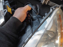 Load image into Gallery viewer, Frontscheinwerfer Ford Focus C-Max 3EEE1DD Ein Satz Scheinwerfer Headlight SCH7073987906mp