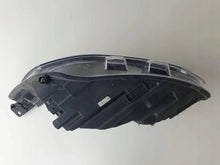 Laden Sie das Bild in den Galerie-Viewer, Frontscheinwerfer Ford Focus JX7B-13W029-CE Rechts Scheinwerfer Headlight