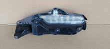 Laden Sie das Bild in den Galerie-Viewer, Frontscheinwerfer Toyota Yaris Cross 0D-317 Rechts Scheinwerfer Headlight SCH7664428471zm