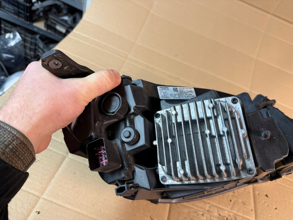 Frontscheinwerfer Volvo V40 31677018 Links Scheinwerfer Headlight SCH1083271859pj