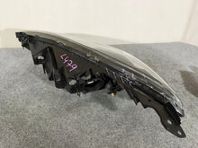Laden Sie das Bild in den Galerie-Viewer, Frontscheinwerfer Mazda II D651-51030 Rechts Scheinwerfer Headlight SCH8303199187nz