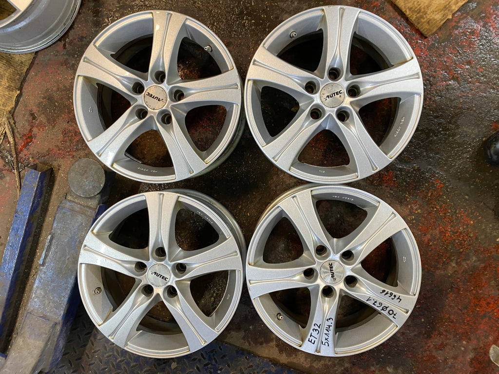 4x Alufelge 16 Zoll 6.5" 5x114.3 32ET Kia Sportage Rim Wheel FEL8286727747me