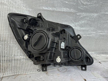 Laden Sie das Bild in den Galerie-Viewer, Frontscheinwerfer Mercedes-Benz Sprinter A9068205600 LED Links Headlight