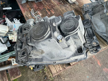 Laden Sie das Bild in den Galerie-Viewer, Frontscheinwerfer Land Rover I Discovery IV AH22-13W029-BB Rechts Headlight SCH8863640996wb