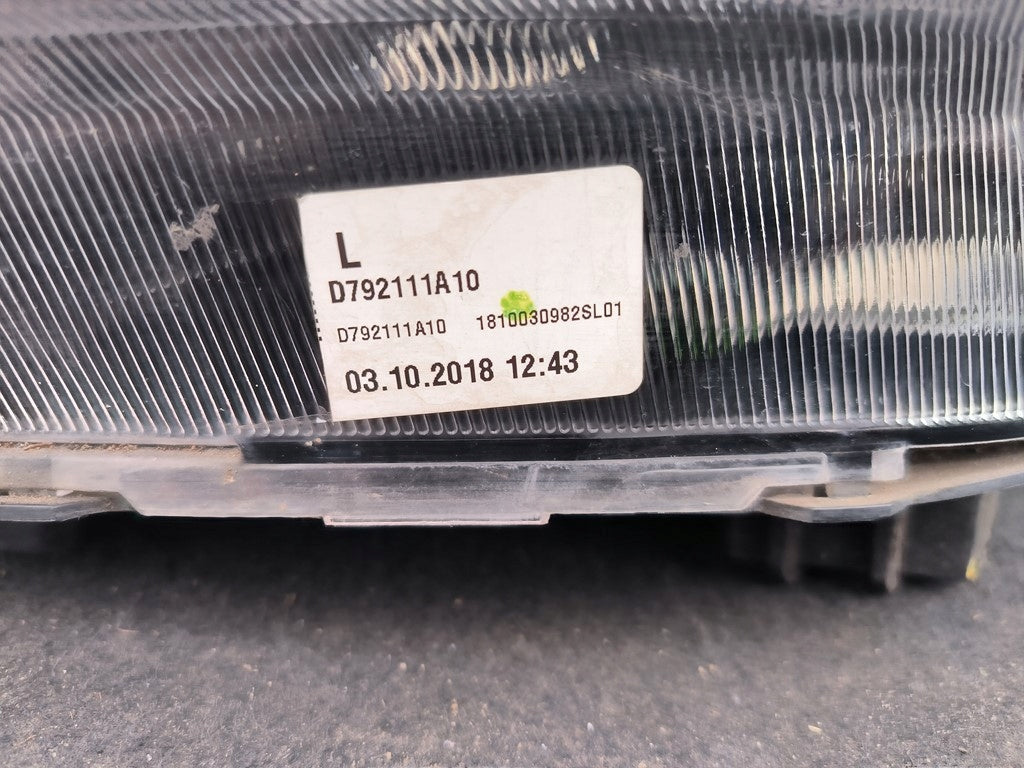 Frontscheinwerfer Hyundai Tucson D792111A10 D792111A20 LED Rechts oder Links SCH8126020497ry
