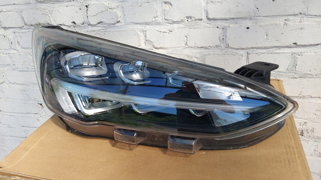 Frontscheinwerfer Ford Focus MX7B-13E014-ED Rechts Scheinwerfer Headlight