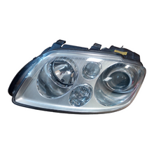 Laden Sie das Bild in den Galerie-Viewer, Frontscheinwerfer VW Touran 1T0941031F Xenon Links Scheinwerfer Headlight