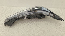 Laden Sie das Bild in den Galerie-Viewer, Frontscheinwerfer Toyota Corolla 81110-02S70 LED Rechts Scheinwerfer Headlight