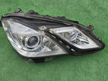 Laden Sie das Bild in den Galerie-Viewer, Frontscheinwerfer Mercedes-Benz W212 A2128205861KZ Bi-Xenon Rechts Headlight SCH1652646352kz
