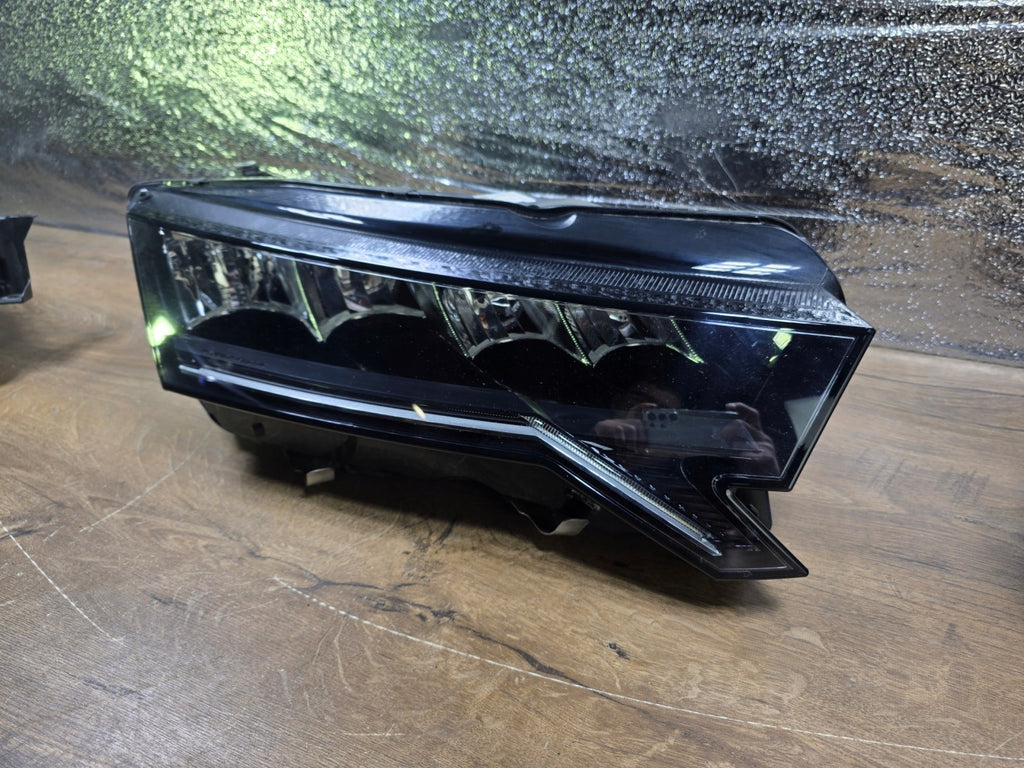 Frontscheinwerfer Skoda Octavia IV 5E4941010 Rechts Scheinwerfer Headlight SCH6410643101fi