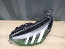 Laden Sie das Bild in den Galerie-Viewer, Frontscheinwerfer Peugeot 2008 208 II 9841642080 LED Links Headlight SCH2636159134je