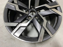 Laden Sie das Bild in den Galerie-Viewer, 1x Alufelge 19 Zoll 8.0&quot; 5x112 45ET 57A601025AE 57A601025AF Skoda Karoq