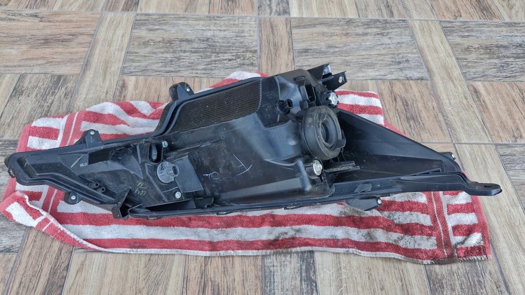 Frontscheinwerfer Mitsubishi Space Star 8301D445 Links Scheinwerfer Headlight SCH7457631971cz