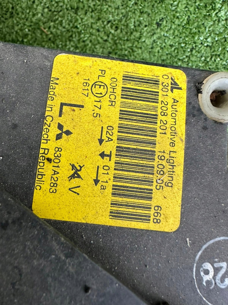 Frontscheinwerfer Mitsubishi Colt VI I MR957354 Vorderseite Headlight