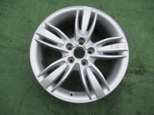 Load image into Gallery viewer, 1x Alufelge 17 Zoll 6.5&quot; 5x112 33ET Glanz Silber 8U0601025E Audi Q3 Rim Wheel