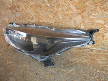 Laden Sie das Bild in den Galerie-Viewer, Frontscheinwerfer Toyota Yaris EUK0-6 Links Scheinwerfer Headlight SCH3071934585wp