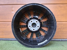 Laden Sie das Bild in den Galerie-Viewer, 1x Alufelge 17 Zoll 7.0" 5x120 55ET 7LA601025E VW Multivan Rim Wheel FEL9207947492km