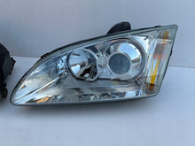 Laden Sie das Bild in den Galerie-Viewer, Frontscheinwerfer Ford Focus 4M51-13W030-E0 Xenon Ein Satz Headlight SCH3417839373ca