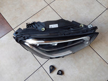 Laden Sie das Bild in den Galerie-Viewer, Frontscheinwerfer Mercedes-Benz Glc A2539067001 LED Rechts Headlight SCH1416702779va