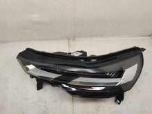 Load image into Gallery viewer, Frontscheinwerfer Renault Captur II 260604753R Full LED Links Headlight SCH1260363263hy