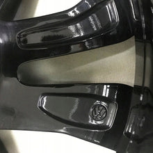 Laden Sie das Bild in den Galerie-Viewer, 1x Alufelge 16 Zoll 6.0&quot; 5x100 35ET 2GM601025AA VW Rim Wheel