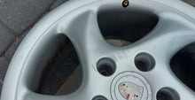Laden Sie das Bild in den Galerie-Viewer, 1x Alufelge 18 Zoll 9.0&quot; 5x130 52ET Porsche Rim Wheel