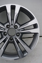 Laden Sie das Bild in den Galerie-Viewer, 1x Alufelge 17 Zoll 7.5&quot; 5x112 45ET Glanz A2074012102 Mercedes-Benz Rim Wheel