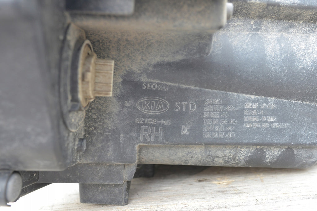 Frontscheinwerfer Kia Stonic 92102-H8 Rechts Scheinwerfer Headlight