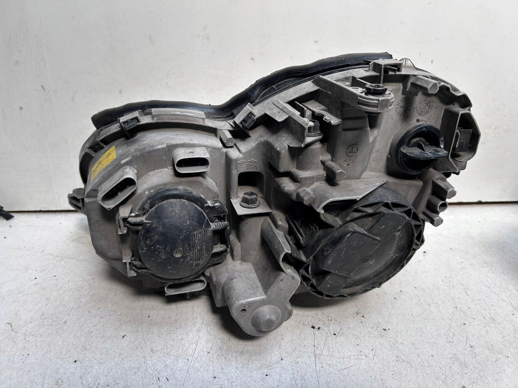 Frontscheinwerfer Mercedes-Benz W203 A2038203761 Xenon Ein Satz Headlight SCH5381115085fq