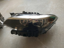 Laden Sie das Bild in den Galerie-Viewer, Frontscheinwerfer BMW F22 F23 7304461 Ein Stück (Rechts oder Links) Headlight SCH3601263824xb