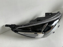 Laden Sie das Bild in den Galerie-Viewer, Frontscheinwerfer Kia Stonic 92102-H8 Rechts Scheinwerfer Headlight