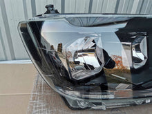 Laden Sie das Bild in den Galerie-Viewer, Frontscheinwerfer VW Crafter 7C1941006A Rechts Scheinwerfer Headlight SCH9351403892nb