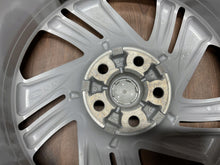 Laden Sie das Bild in den Galerie-Viewer, 1x Alufelge 18 Zoll 5x108 K8D21007CA Land Rover Range I Evoque L551 Rim Wheel FEL9128349135wn
