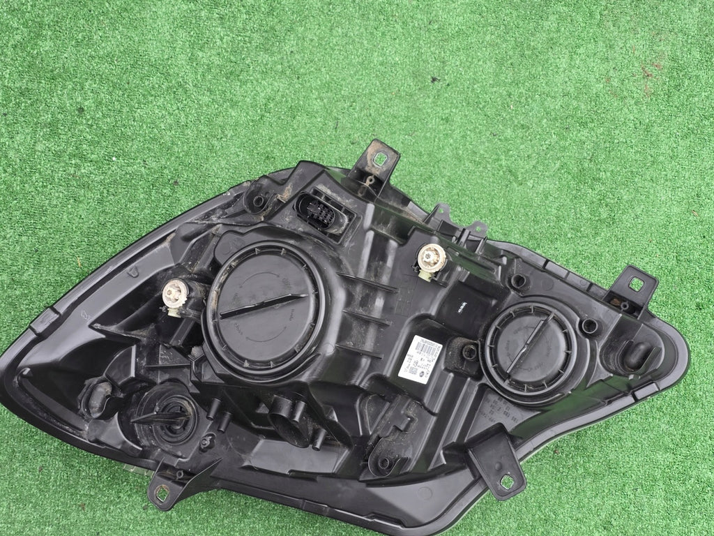 Frontscheinwerfer Mercedes-Benz Sprinter A9068202461 Rechts Headlight SCH1253499316ur