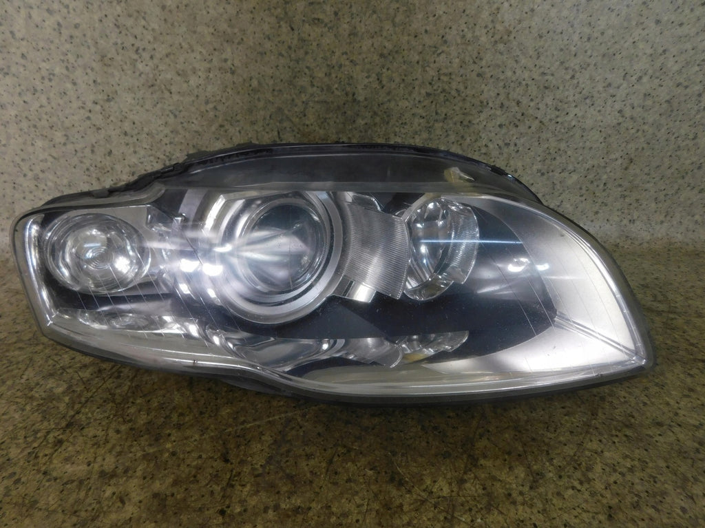 Frontscheinwerfer Audi A4 B7 8E0941030BM Xenon Ein Stück (Rechts oder Links)