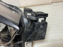 Laden Sie das Bild in den Galerie-Viewer, Frontscheinwerfer Mazda II D09K-51030 LED Rechts Scheinwerfer Headlight SCH3262813264un