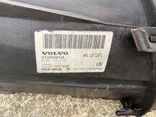Load image into Gallery viewer, Frontscheinwerfer Volvo V70 I S80 31283920 31283919 Xenon Rechts Headlight SCH5269942255dr