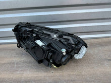 Laden Sie das Bild in den Galerie-Viewer, Frontscheinwerfer Mercedes-Benz Eqa Eqb 2439069000 Full LED Rechts Headlight SCH4173697912km