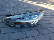 Laden Sie das Bild in den Galerie-Viewer, Frontscheinwerfer Ford Focus JX7B-13E015-CE FALSE Scheinwerfer Headlight SCH3510660759je